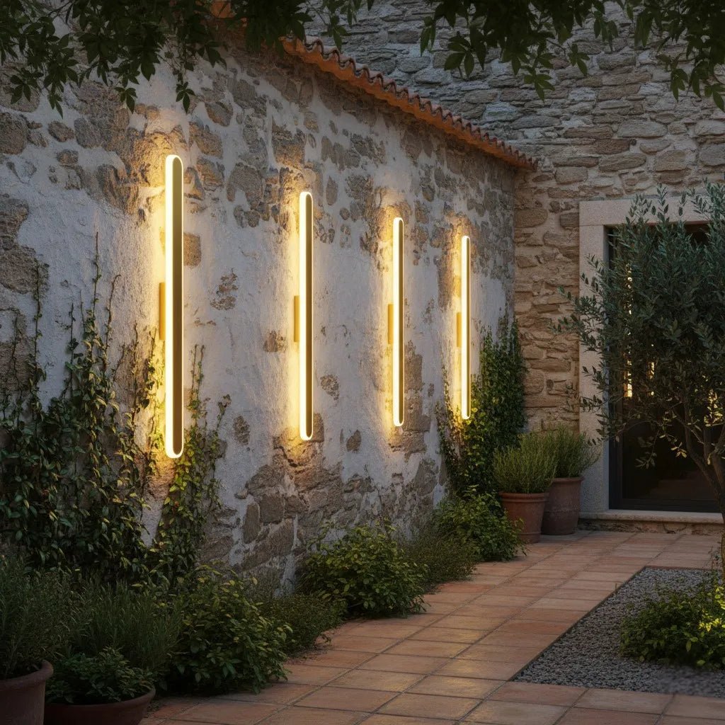 Modern Outdoor Wall Light | IP65 Rated Aluminium Sconce with Dimmable LED | Stylish Fixture for Enhanced Exterior Spaces